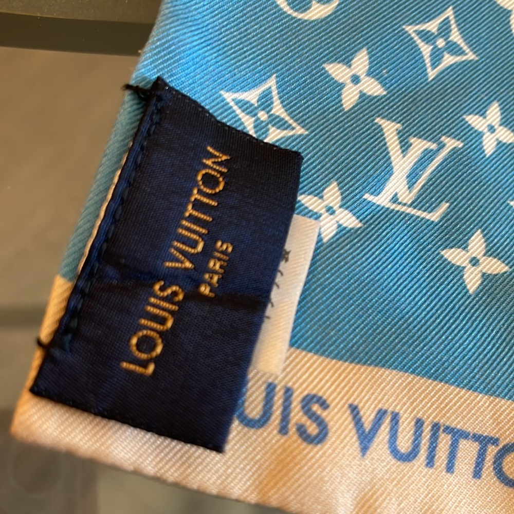 Louis Vuitton Silk Monogram Gradient By The Pool Bandeau - Picture 6 of 10